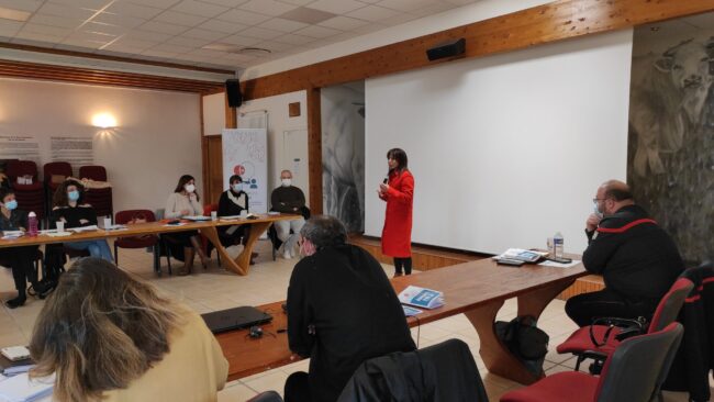 18/11/21 : Nadia RABHI présentant le projet Mag Jeune aux Promeneurs du Net