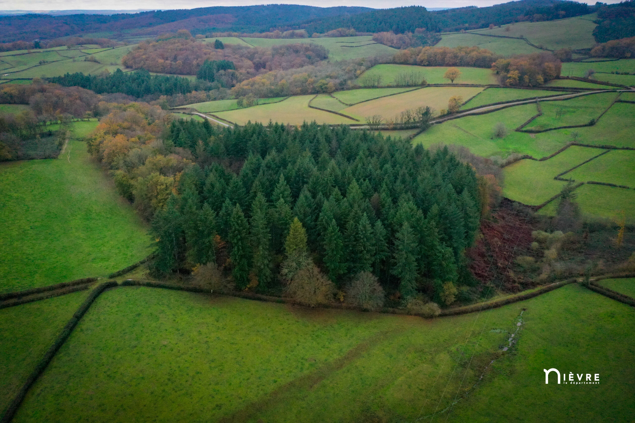 ciTdes presents bertranges forges chateau chinon drone (118)