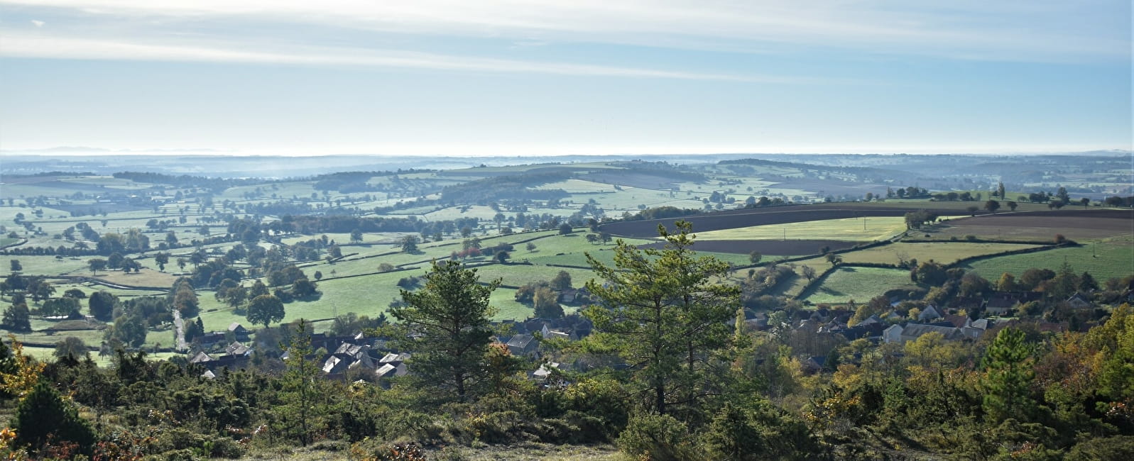 Pelouses et panorama de Montgué à Asnan